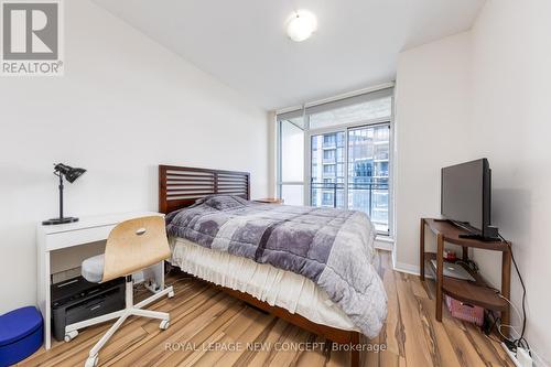 Ph2204 - 55 Eglinton Avenue W, Mississauga (Hurontario), ON - Indoor Photo Showing Bedroom