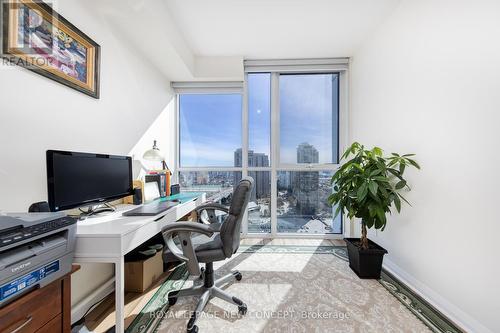 Ph2204 - 55 Eglinton Avenue W, Mississauga (Hurontario), ON - Indoor Photo Showing Office