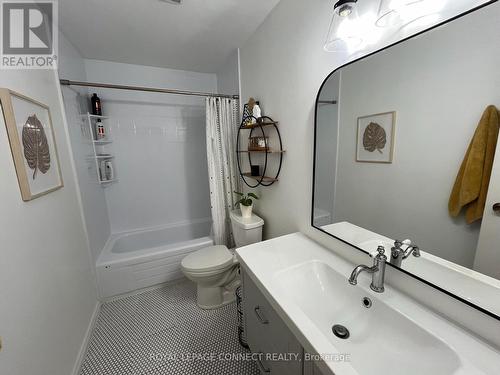 8 - 1008 Falgarwood Drive, Oakville, ON - Indoor Photo Showing Bathroom