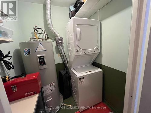 8 - 1008 Falgarwood Drive, Oakville, ON - Indoor Photo Showing Laundry Room