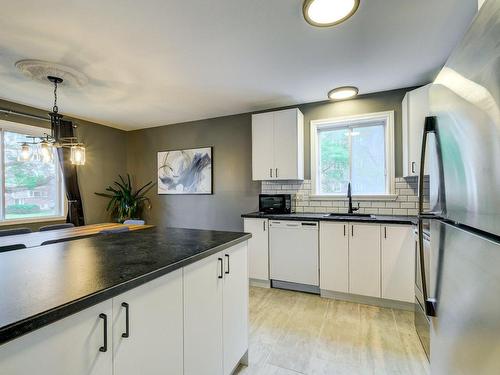 Cuisine - 3-2350 Boul. René-Gaultier, Varennes, QC - Indoor Photo Showing Kitchen