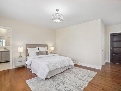 Master bedroom - 6 Rue Apple Hill, Baie-D'Urfé, QC - Indoor Photo Showing Bedroom