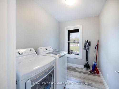 4 Suter Dr, Kawartha Lakes, ON - Indoor Photo Showing Laundry Room