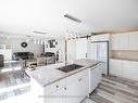 4 Suter Dr, Kawartha Lakes, ON  - Indoor Photo Showing Kitchen 