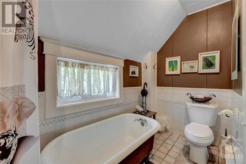 371 Mount St-Patrick Road, Renfrew, ON - Indoor Photo Showing Bathroom