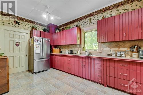 371 Mount St-Patrick Road, Renfrew, ON - Indoor Photo Showing Kitchen