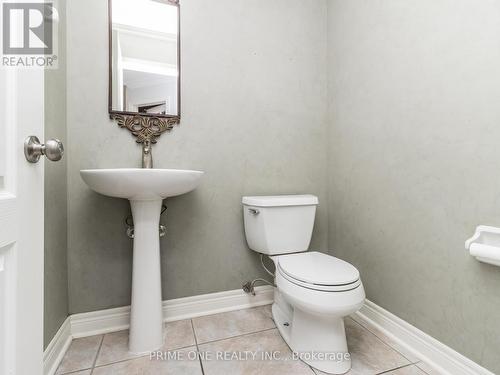 5462 Quartermain Crescent, Mississauga, ON - Indoor Photo Showing Bathroom