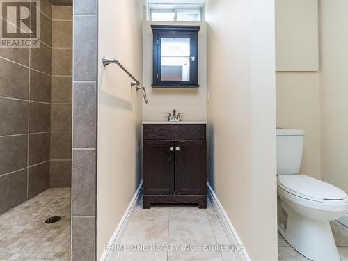 5462 Quartermain Crescent, Mississauga, ON - Indoor Photo Showing Bathroom