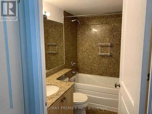 509 - 80 Cumberland Street, Toronto, ON - Indoor Photo Showing Bathroom