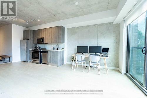 225 - 246 Logan Avenue E, Toronto, ON - Indoor Photo Showing Kitchen