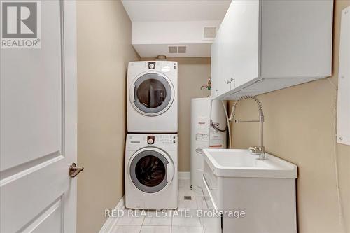 212 - 720 Yonge Street, Barrie, ON - Indoor Photo Showing Laundry Room