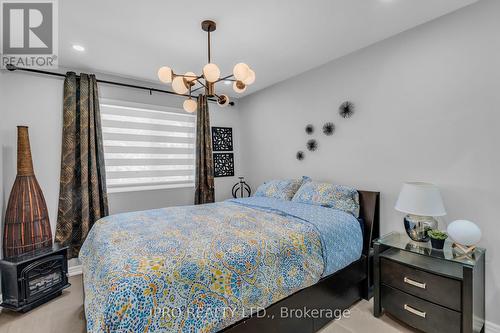 692 Woodview Road, Burlington, ON - Indoor Photo Showing Bedroom
