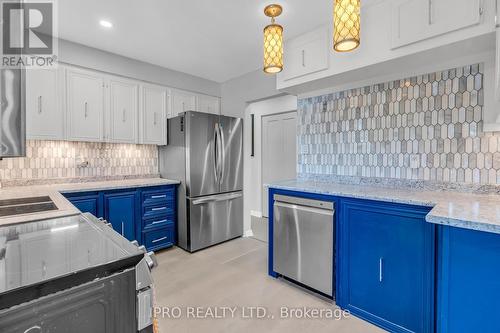 692 Woodview Road, Burlington, ON - Indoor Photo Showing Kitchen With Stainless Steel Kitchen With Double Sink