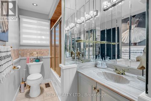 692 Woodview Road, Burlington, ON - Indoor Photo Showing Bathroom