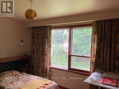 19 Hopperton Drive, Toronto, ON - Indoor Photo Showing Bedroom