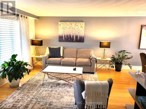 68 Martin Street, King, ON - Indoor Photo Showing Living Room