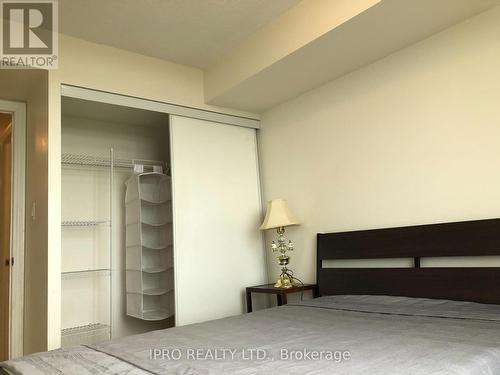 812 - 3880 Duke Of York Boulevard, Mississauga, ON - Indoor Photo Showing Bedroom