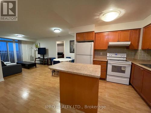 812 - 3880 Duke Of York Boulevard, Mississauga, ON - Indoor Photo Showing Kitchen