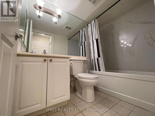 812 - 3880 Duke Of York Boulevard, Mississauga, ON - Indoor Photo Showing Bathroom