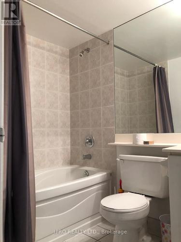 812 - 3880 Duke Of York Boulevard, Mississauga, ON - Indoor Photo Showing Bathroom