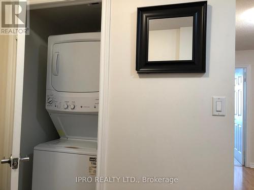 812 - 3880 Duke Of York Boulevard, Mississauga, ON - Indoor Photo Showing Laundry Room