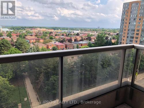 812 - 3880 Duke Of York Boulevard, Mississauga, ON - Outdoor With View