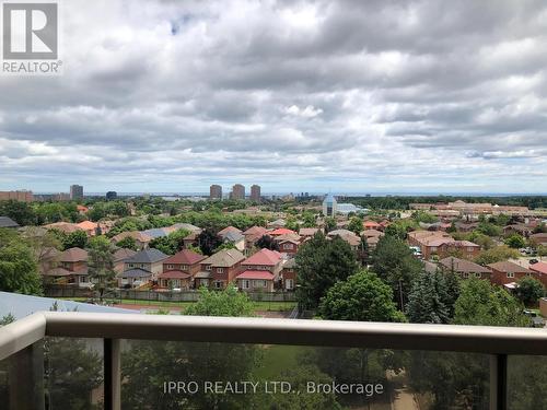 812 - 3880 Duke Of York Boulevard, Mississauga, ON - Outdoor With View