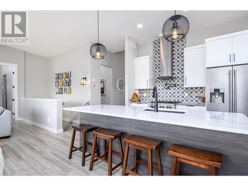 8812 Oxford Road, Vernon, BC - Indoor Photo Showing Kitchen With Upgraded Kitchen