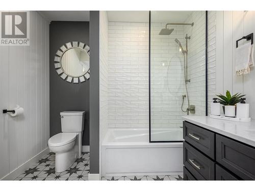 8812 Oxford Road, Vernon, BC - Indoor Photo Showing Bathroom