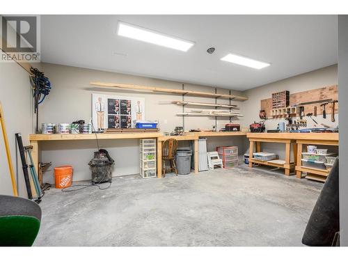 8812 Oxford Road, Vernon, BC - Indoor