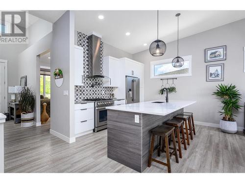 8812 Oxford Road, Vernon, BC - Indoor Photo Showing Kitchen With Upgraded Kitchen