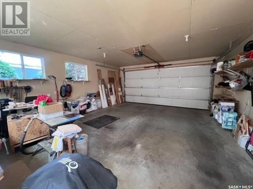 1109 Bothwell Drive, Swift Current, SK - Indoor Photo Showing Garage