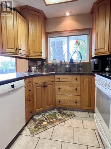 1109 Bothwell Drive, Swift Current, SK - Indoor Photo Showing Kitchen