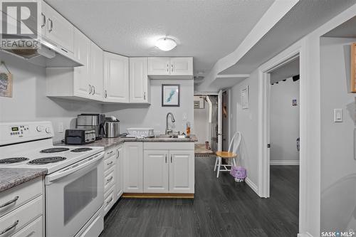 575 12Th Street E, Prince Albert, SK - Indoor Photo Showing Kitchen