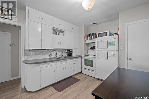 575 12Th Street E, Prince Albert, SK - Indoor Photo Showing Kitchen With Double Sink