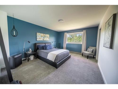 526 20Th Avenue S, Cranbrook, BC - Indoor Photo Showing Bedroom