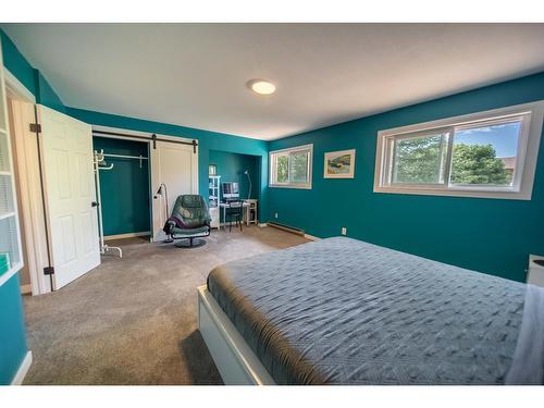 526 20Th Avenue S, Cranbrook, BC - Indoor Photo Showing Bedroom