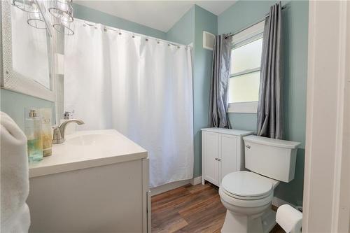 129 Forest Avenue, Port Colborne, ON - Indoor Photo Showing Bathroom