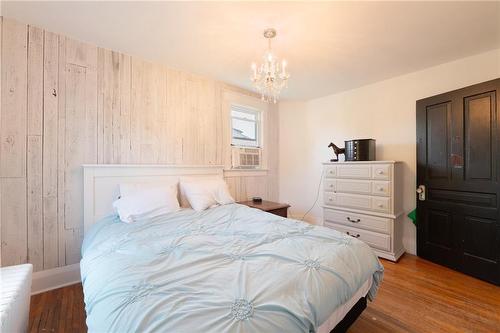 129 Forest Avenue, Port Colborne, ON - Indoor Photo Showing Bedroom