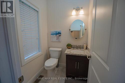 17 Lagoon Avenue, Hamilton, ON - Indoor Photo Showing Bathroom