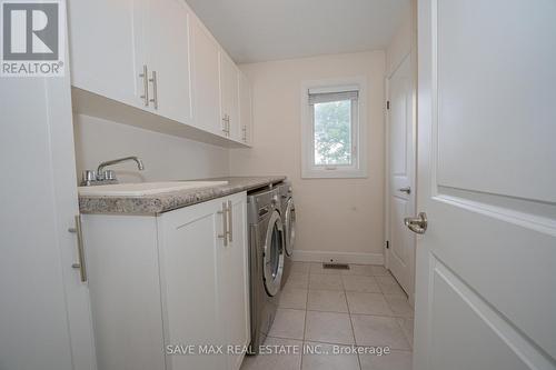 17 Lagoon Avenue, Hamilton, ON - Indoor Photo Showing Laundry Room