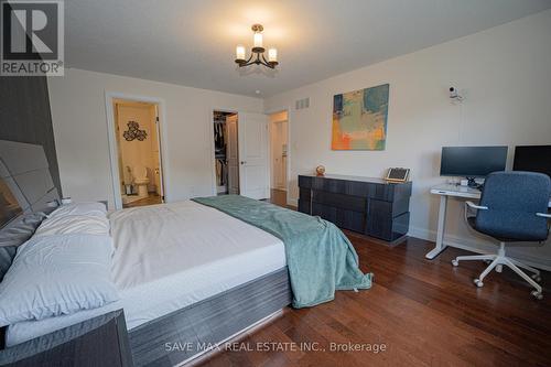 17 Lagoon Avenue, Hamilton, ON - Indoor Photo Showing Bedroom