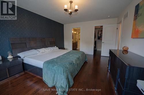 17 Lagoon Avenue, Hamilton, ON - Indoor Photo Showing Bedroom