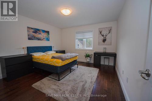 17 Lagoon Avenue, Hamilton, ON - Indoor Photo Showing Bedroom