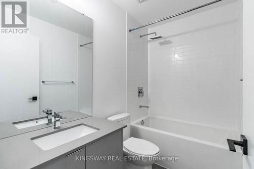 346 - 2485 Taunton Road, Oakville, ON - Indoor Photo Showing Bathroom