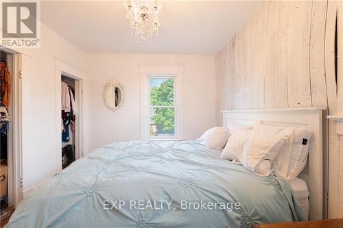 129 Forest Avenue, Port Colborne, ON - Indoor Photo Showing Bedroom