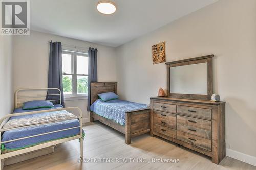 14 Chestnut Street, Bayham (Vienna), ON - Indoor Photo Showing Bedroom