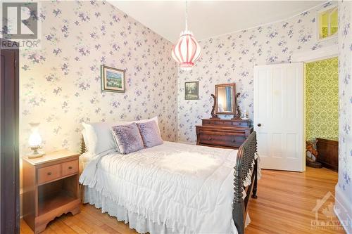 201 Clothier St West, Kemptville, ON - Indoor Photo Showing Bedroom