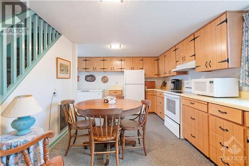 201 Clothier St West, Kemptville, ON - Indoor Photo Showing Kitchen