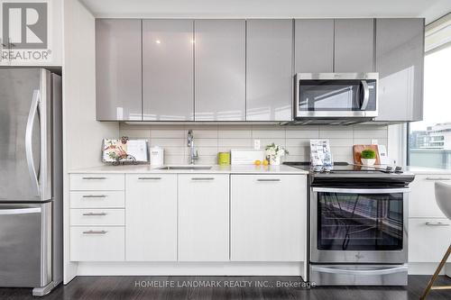 #2812 - 403 Church Street, Toronto, ON - Indoor Photo Showing Kitchen With Upgraded Kitchen